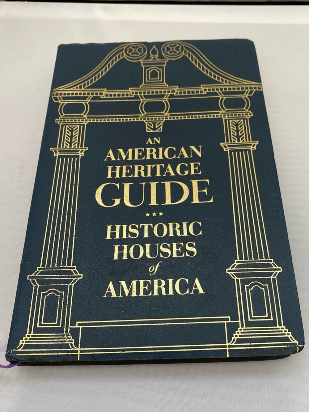An American Heritage Guide: Historic Houses of America - Navy & Gold